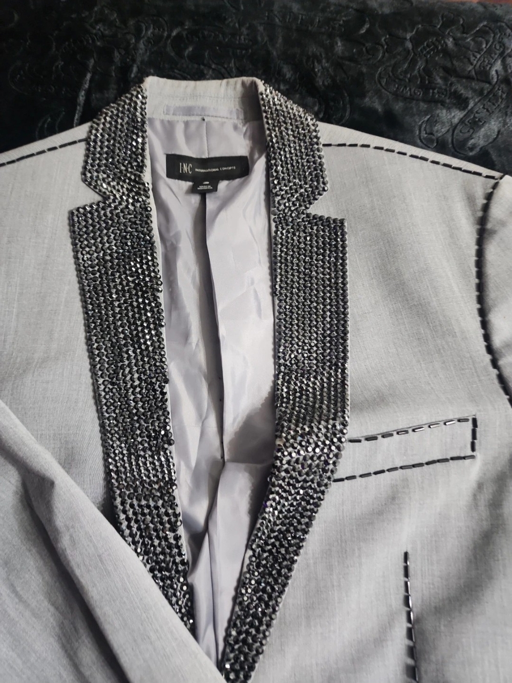 SMALL MEN INC International Concepts Light Gray Blazer with Silver Sequin Lapels